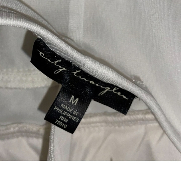 Gorgeous Empire Dress - Picture 4 of 4